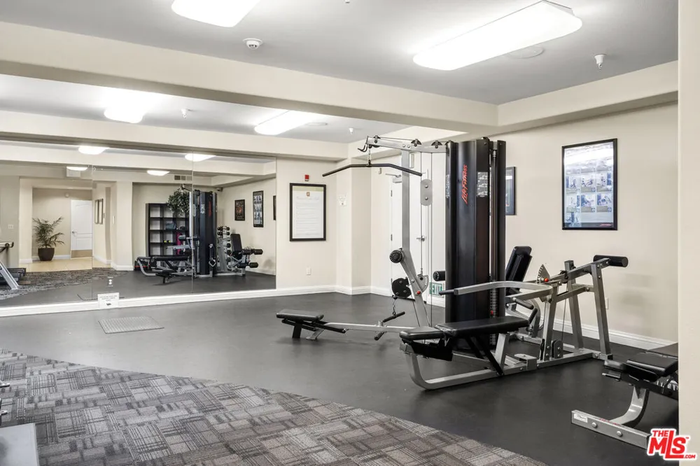 4060 Glencoe Avenue Marina del Rey, CA 90292