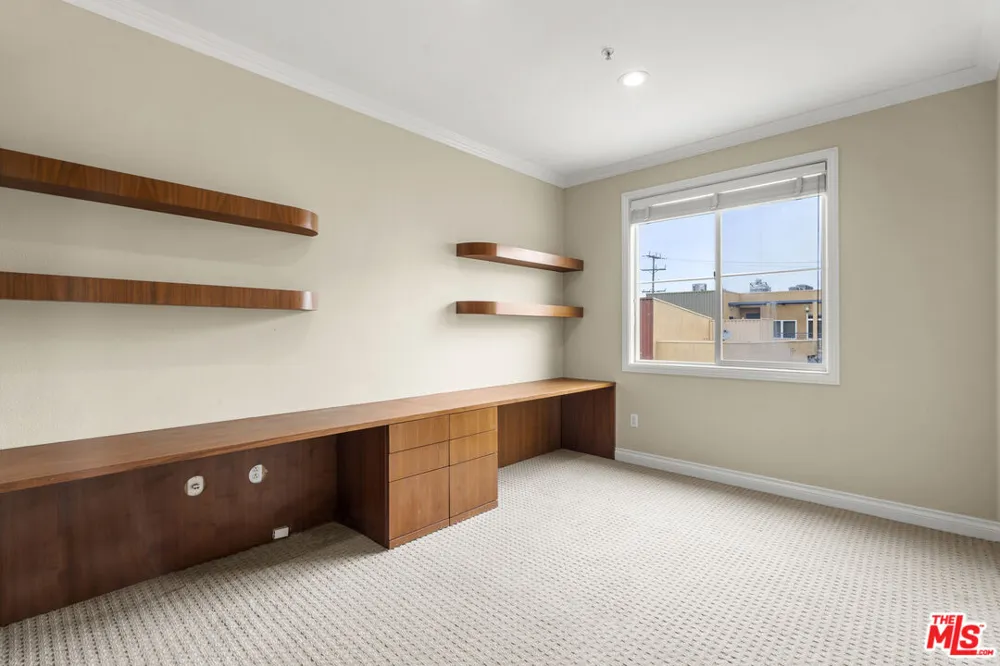 4060 Glencoe Avenue Marina del Rey, CA 90292