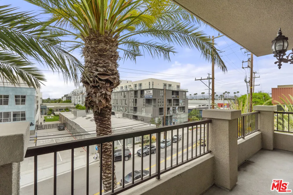 4060 Glencoe Avenue Marina del Rey, CA 90292