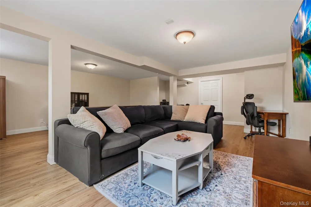 692 Mount Airy Road New Windsor, NY 12553