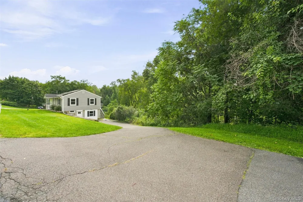 692 Mount Airy Road New Windsor, NY 12553