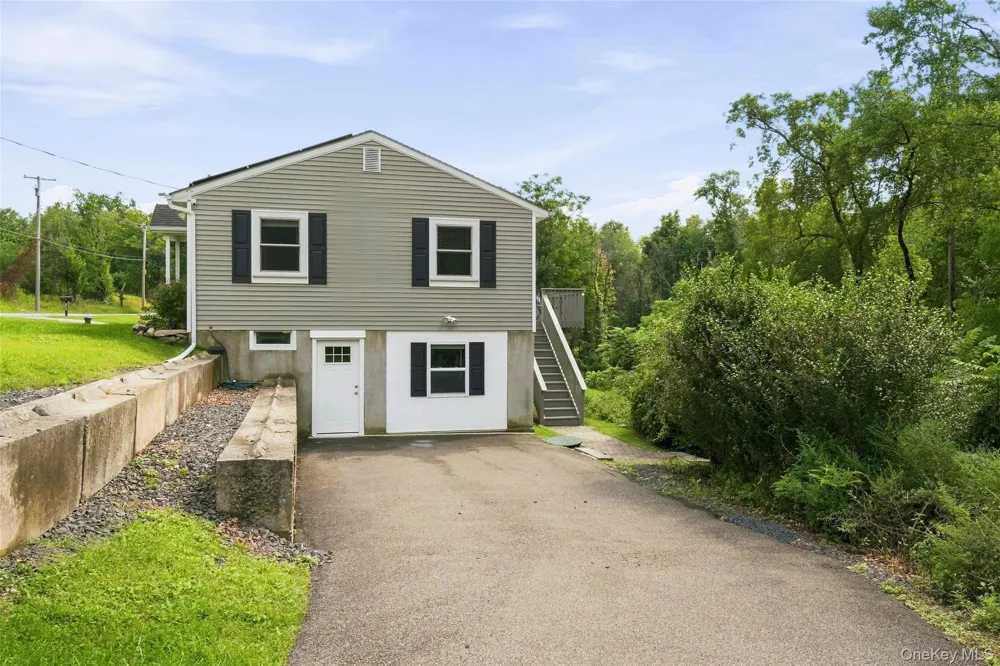 692 Mount Airy Road New Windsor, NY 12553