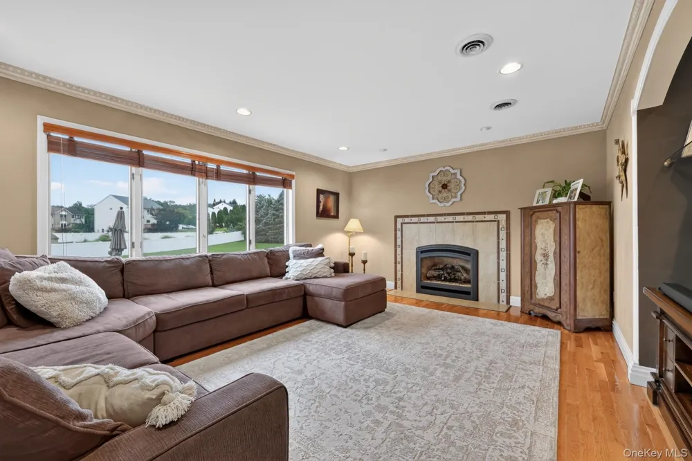 14 Lowell Drive New City, NY 10956