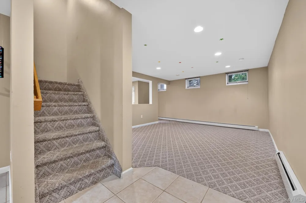 14 Lowell Drive New City, NY 10956