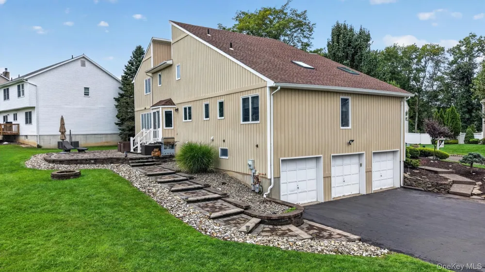 14 Lowell Drive New City, NY 10956