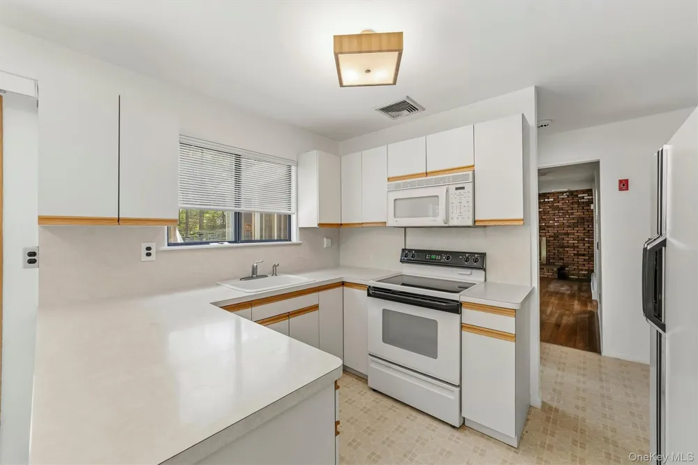 2 Peter A Beet Drive Cortlandt Manor, NY 10567