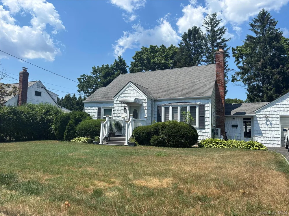 85 Harris Street Patchogue, NY 11772