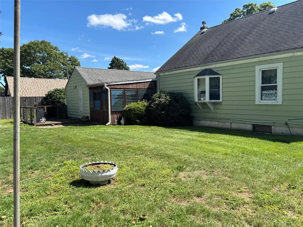 85 Harris Street Patchogue, NY 11772