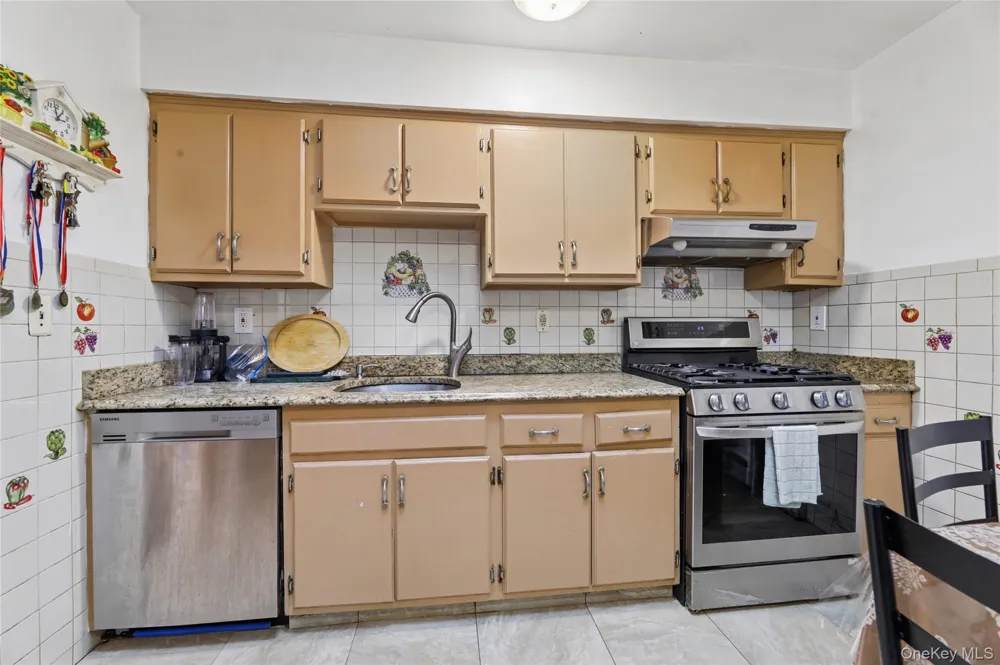 36 Singer Avenue Spring Valley, NY 10977