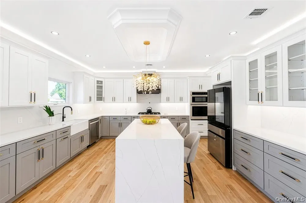 19 coachman Lane Levittown, NY 11756