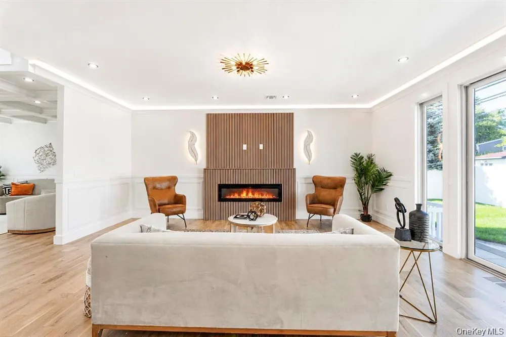19 coachman Lane Levittown, NY 11756