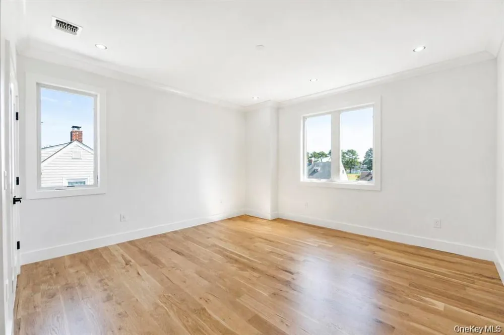 19 coachman Lane Levittown, NY 11756
