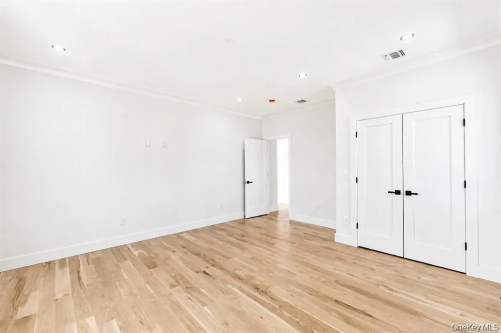 19 coachman Lane Levittown, NY 11756