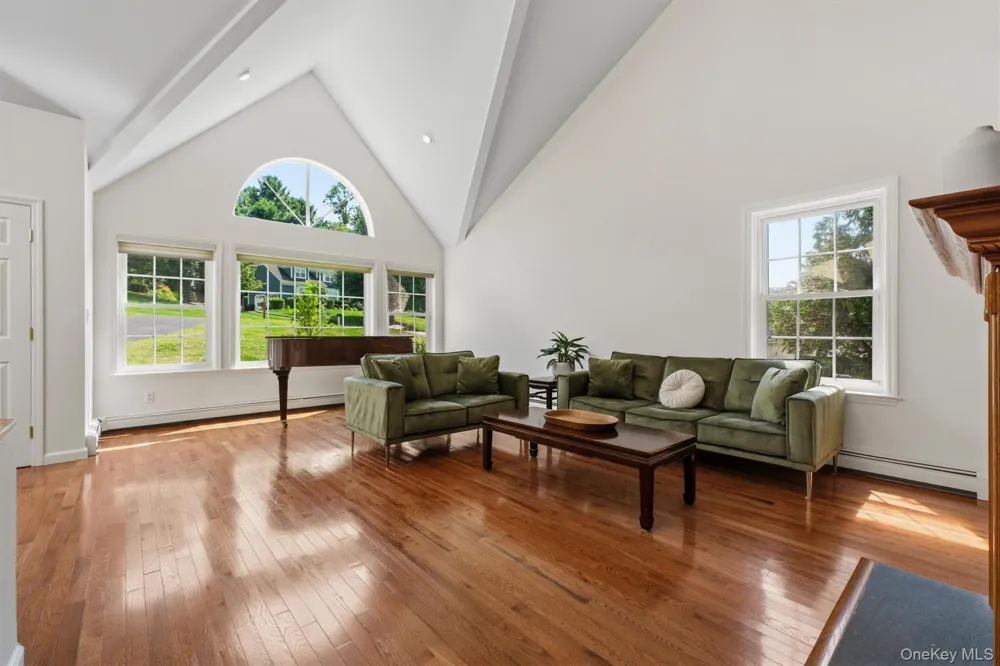 28 E Hill Road Cortlandt Manor, NY 10567