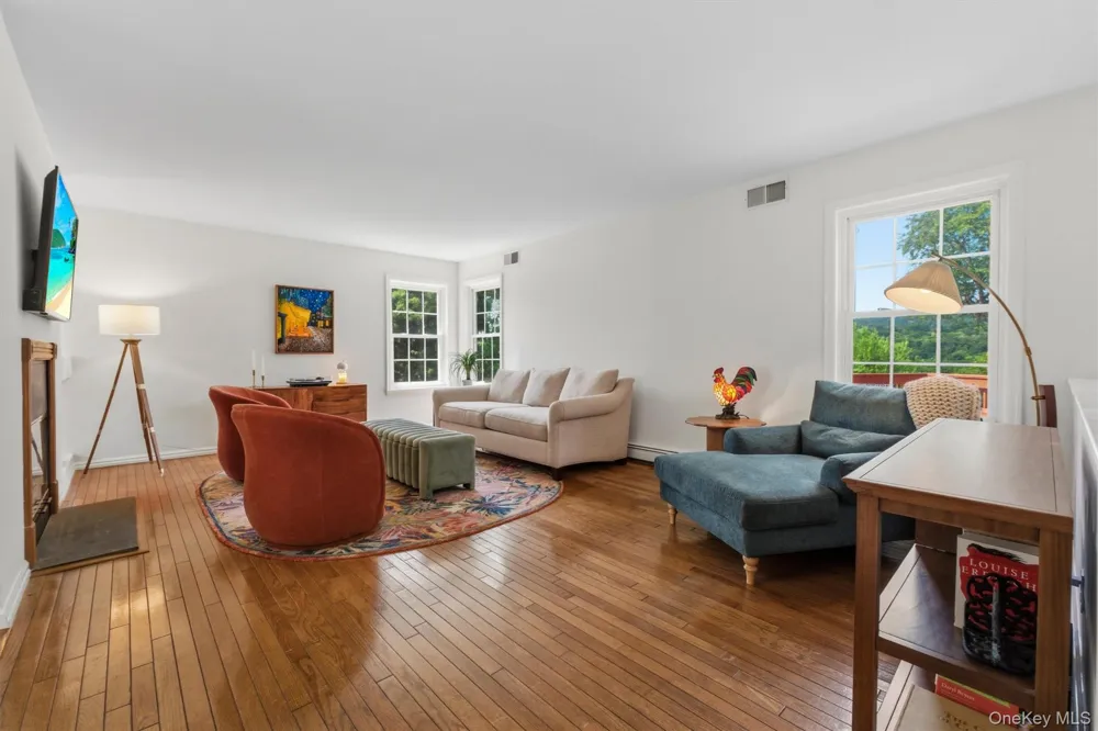 28 E Hill Road Cortlandt Manor, NY 10567