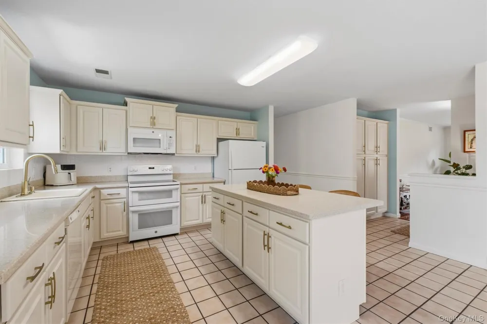 28 E Hill Road Cortlandt Manor, NY 10567