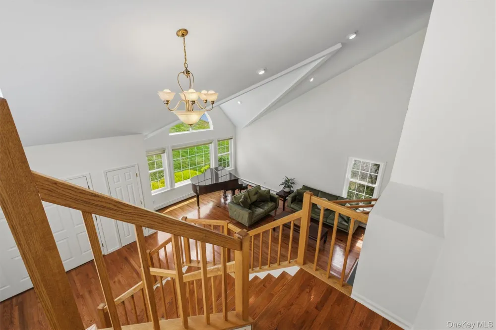 28 E Hill Road Cortlandt Manor, NY 10567
