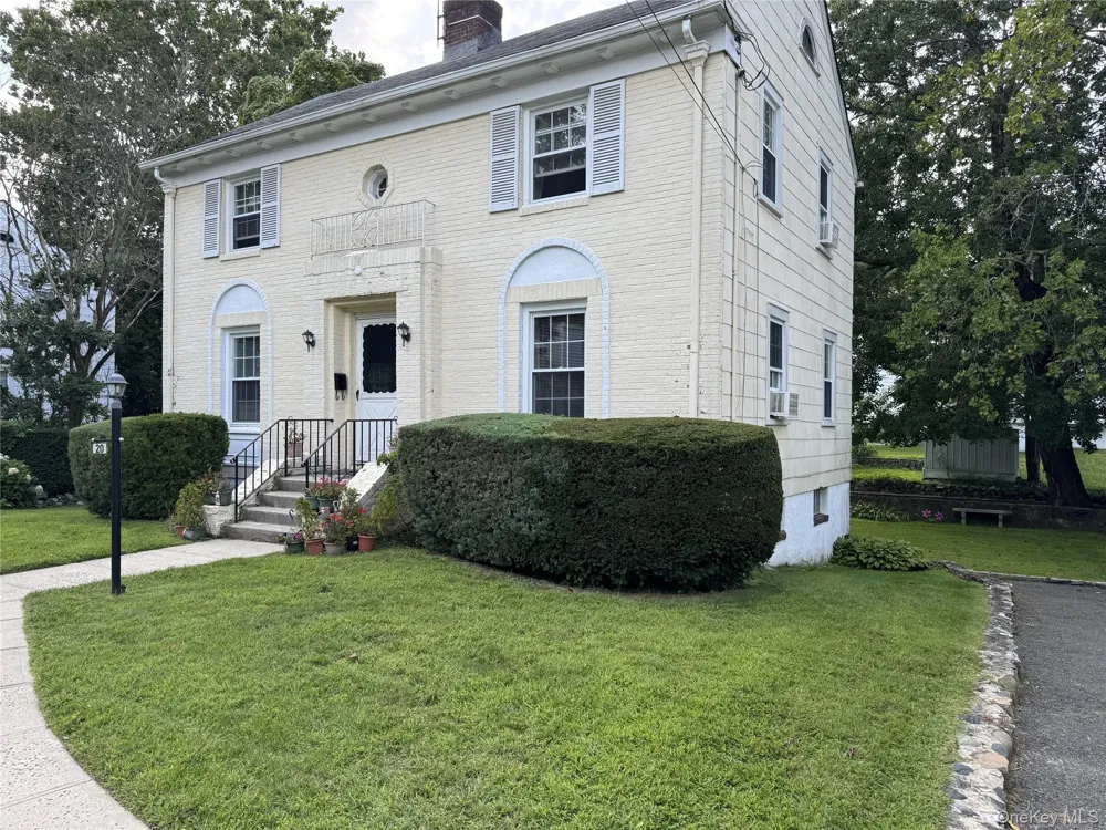 20 Elaine Terrace Yonkers, NY 10701