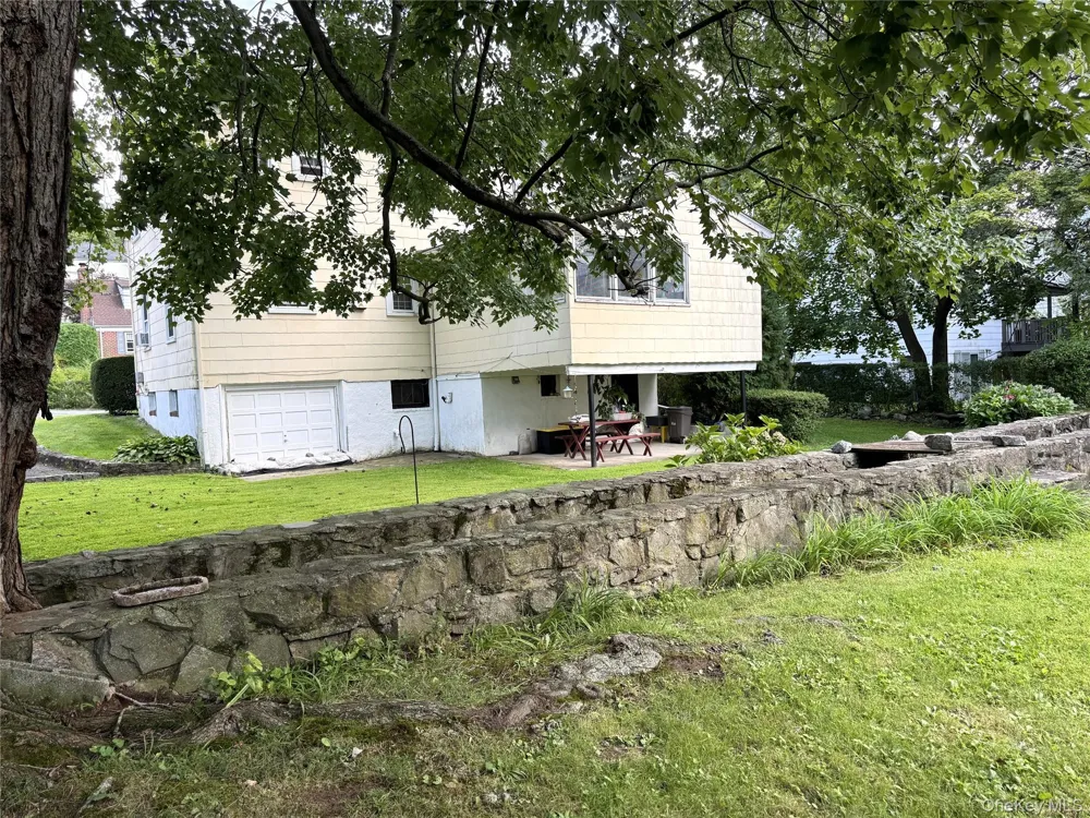 20 Elaine Terrace Yonkers, NY 10701