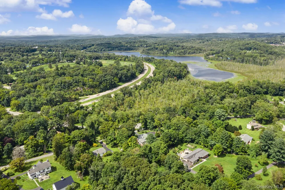 1564 Old Baldwin Road Yorktown Heights, NY 10598