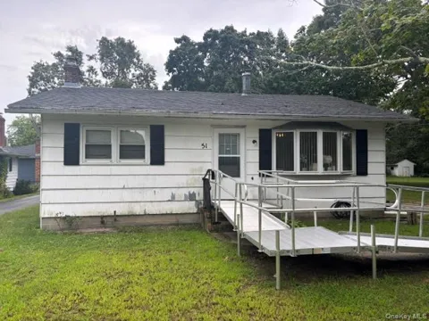 51 Hinda Boulevard