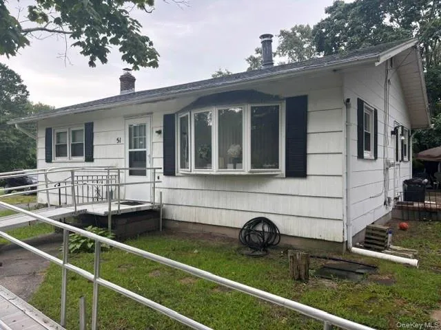 51 Hinda Boulevard Riverhead, NY 11901