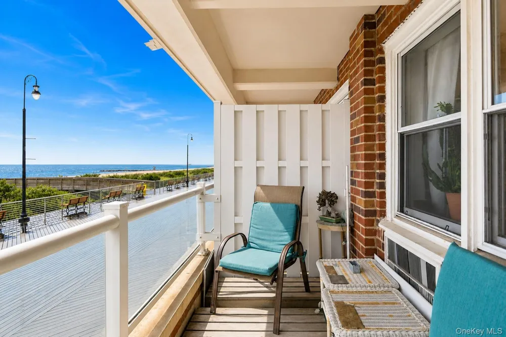 370 W Broadway #1D Long Beach, NY 11561