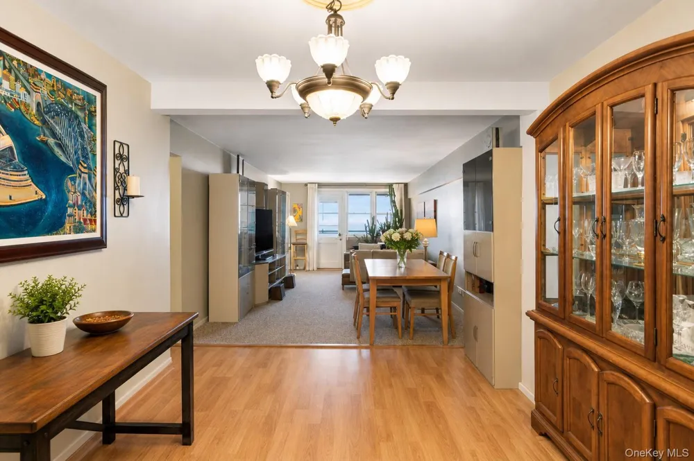 370 W Broadway #1D Long Beach, NY 11561