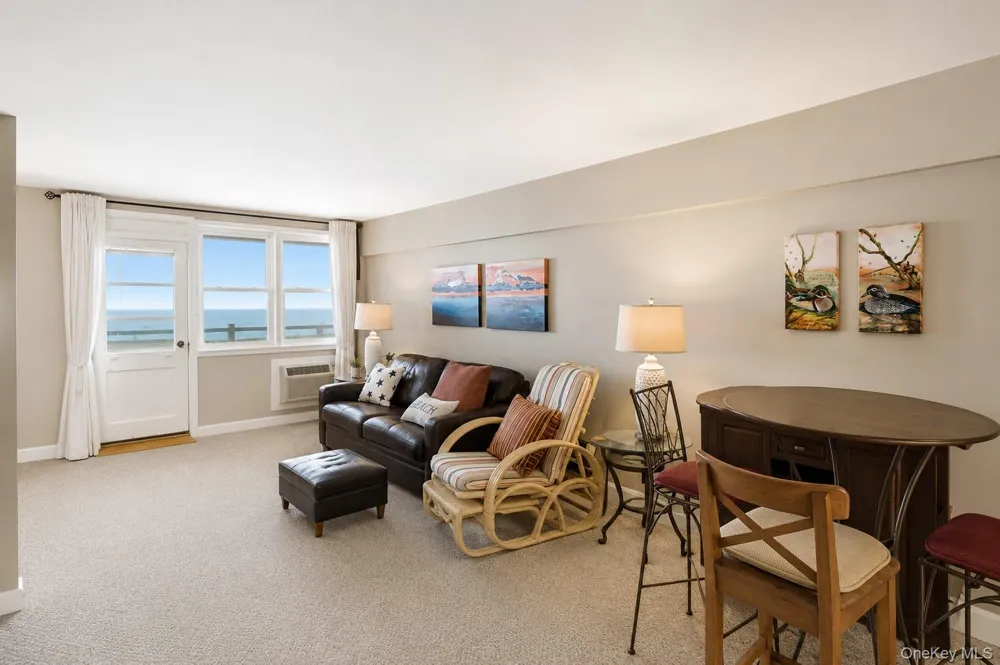 370 W Broadway #1D Long Beach, NY 11561