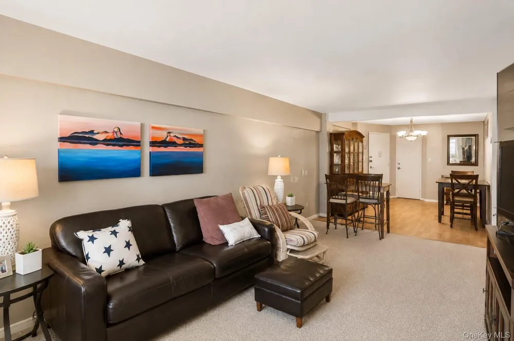 370 W Broadway #1D Long Beach, NY 11561