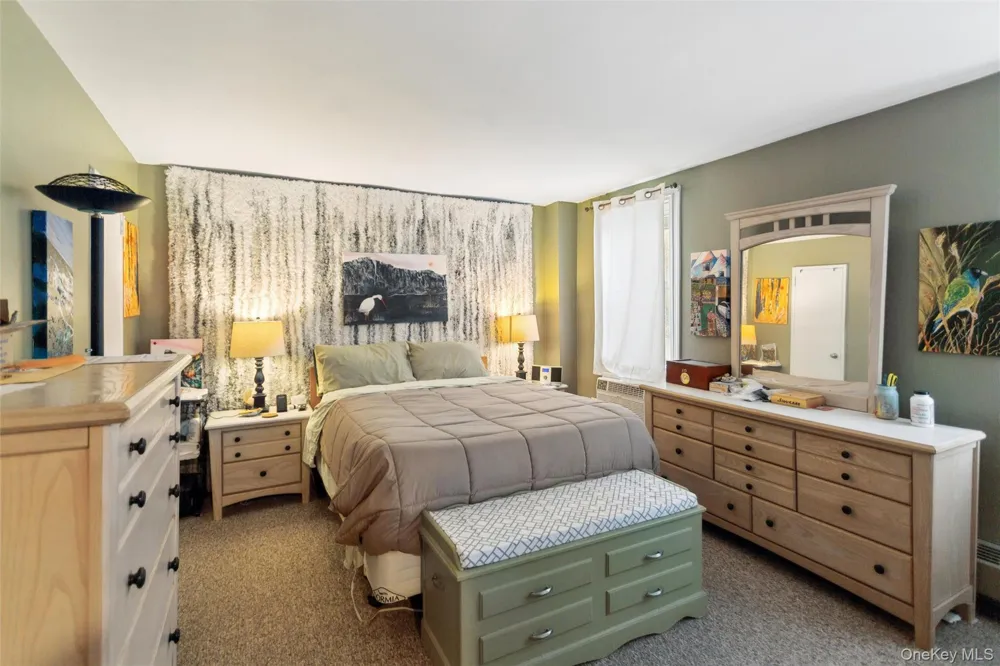 370 W Broadway #1D Long Beach, NY 11561