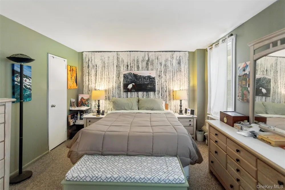370 W Broadway #1D Long Beach, NY 11561
