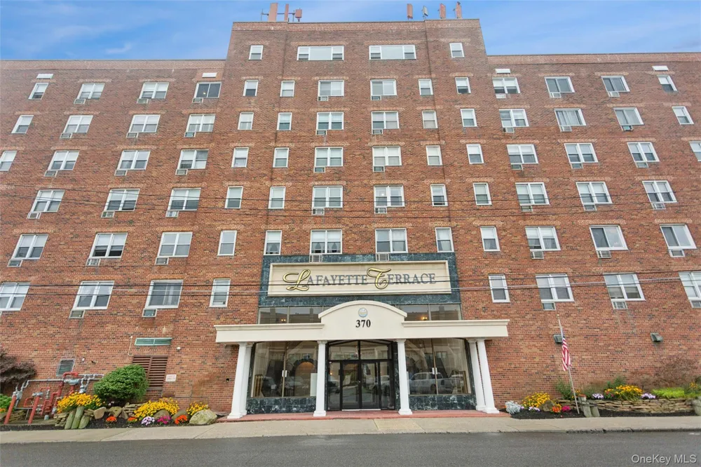 370 W Broadway #1D Long Beach, NY 11561