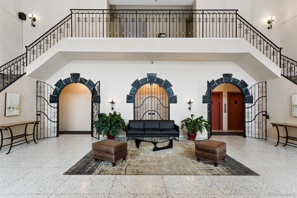 370 W Broadway #1D Long Beach, NY 11561