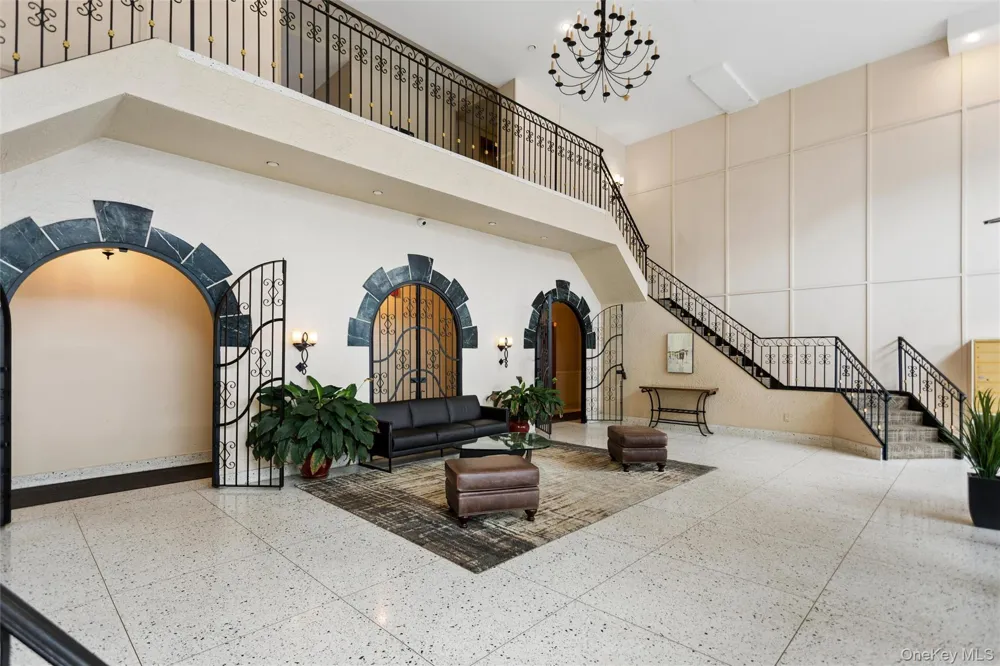 370 W Broadway #1D Long Beach, NY 11561