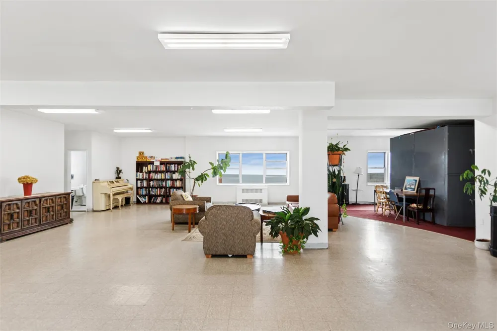370 W Broadway #1D Long Beach, NY 11561