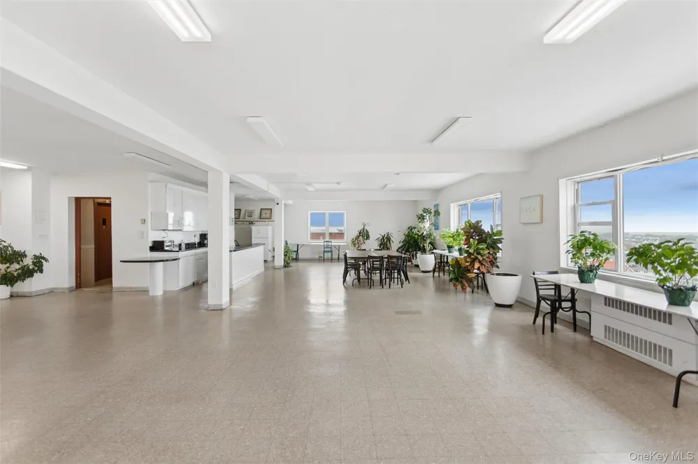 370 W Broadway #1D Long Beach, NY 11561