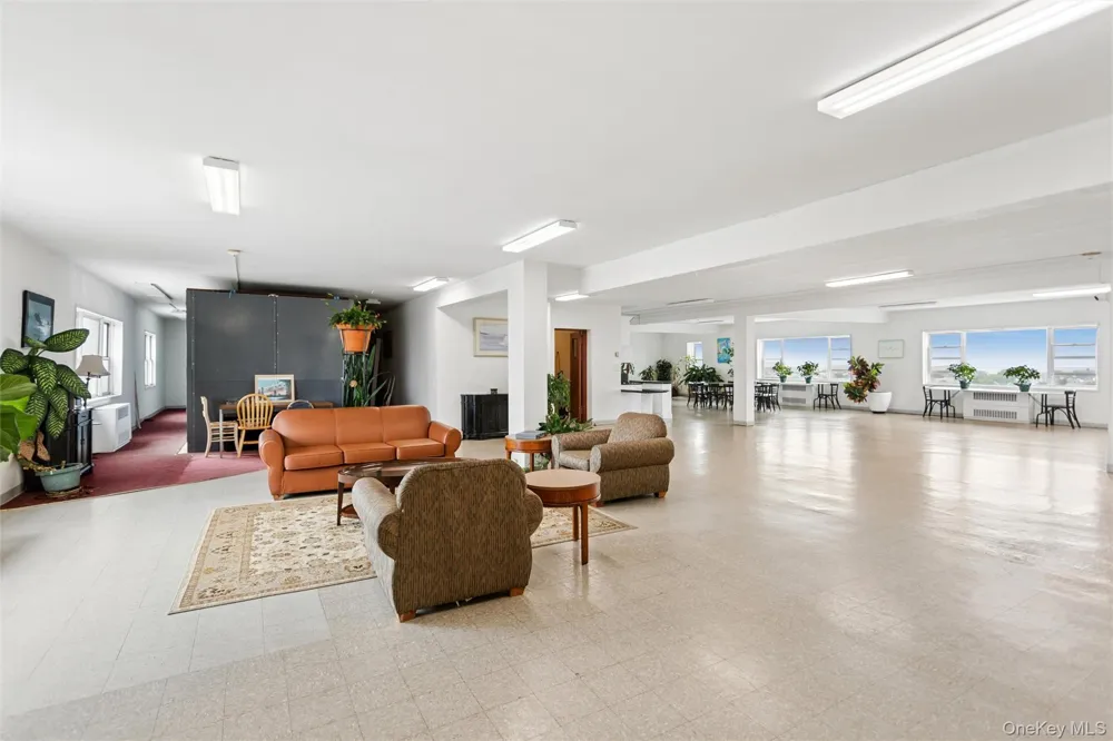 370 W Broadway #1D Long Beach, NY 11561