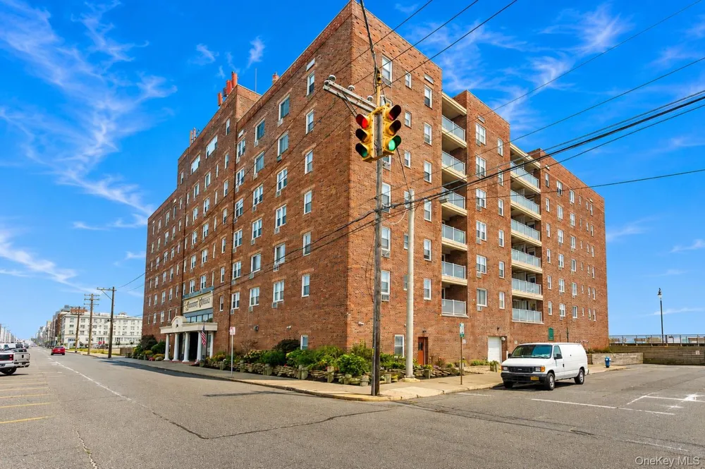 370 W Broadway #1D Long Beach, NY 11561