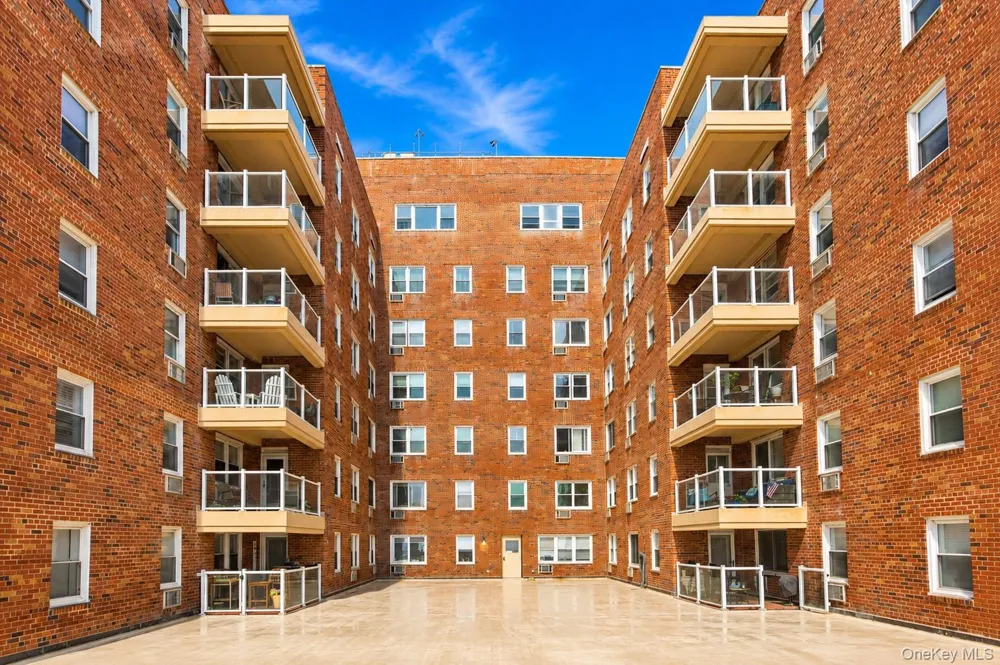 370 W Broadway #1D Long Beach, NY 11561