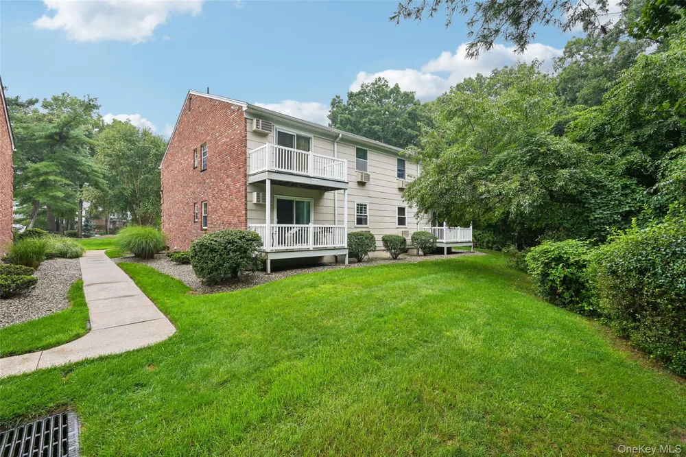 192 Doxbury Lane Suffern, NY 10901