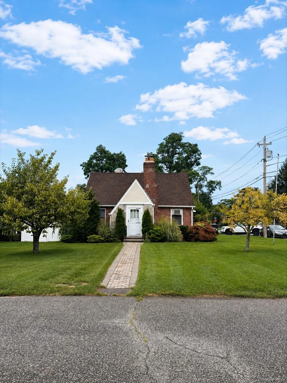 49 Seafield Lane Bay Shore, NY 11706