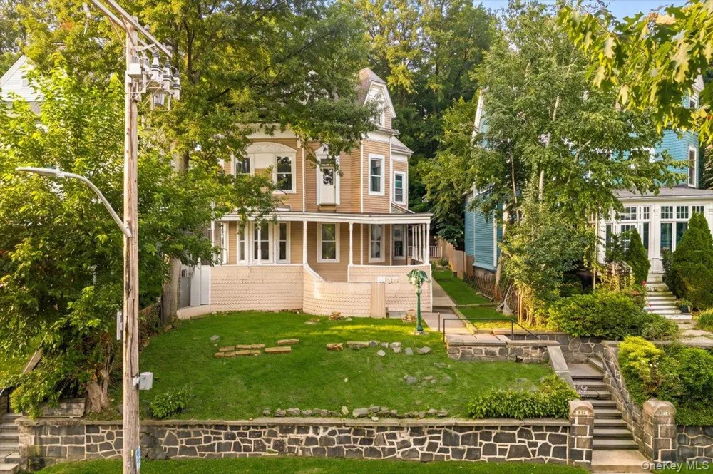 512 Warburton Avenue Yonkers, NY 10701