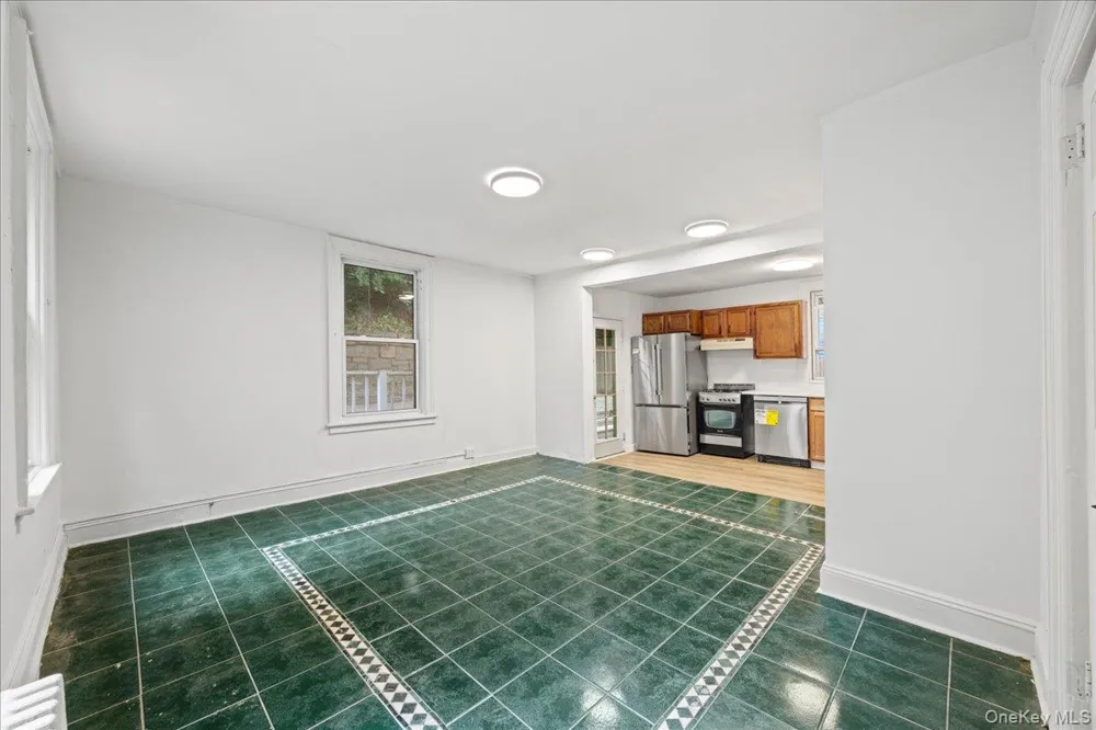 512 Warburton Avenue Yonkers, NY 10701