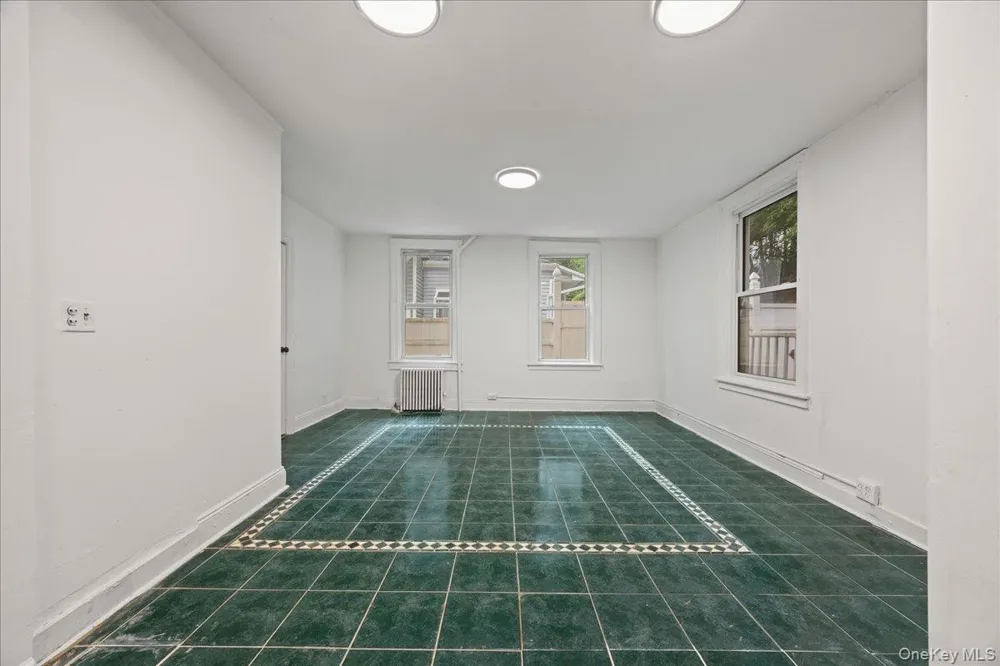 512 Warburton Avenue Yonkers, NY 10701