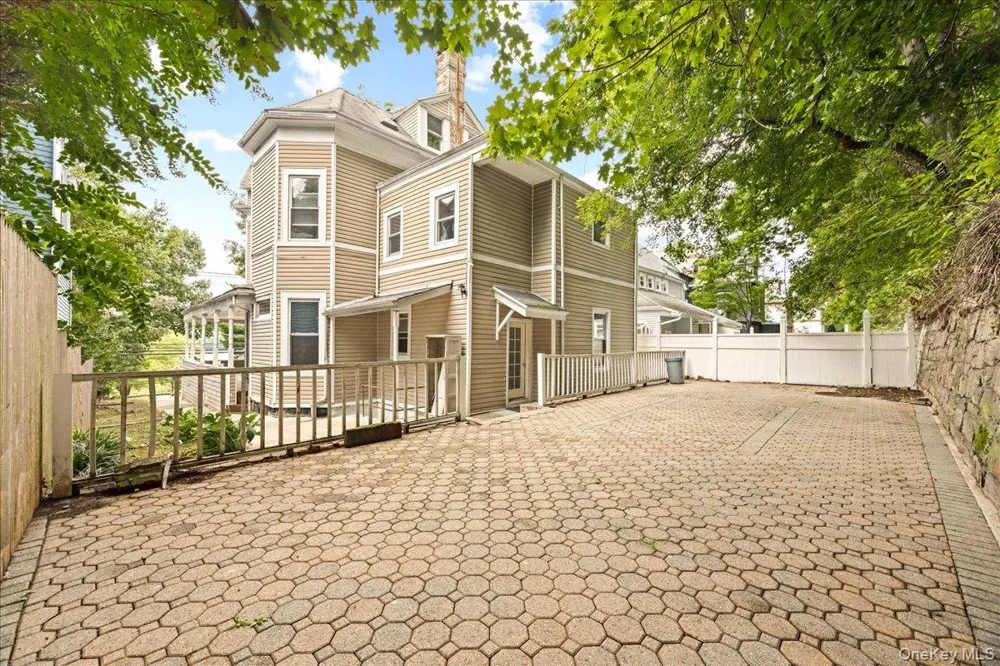 512 Warburton Avenue Yonkers, NY 10701