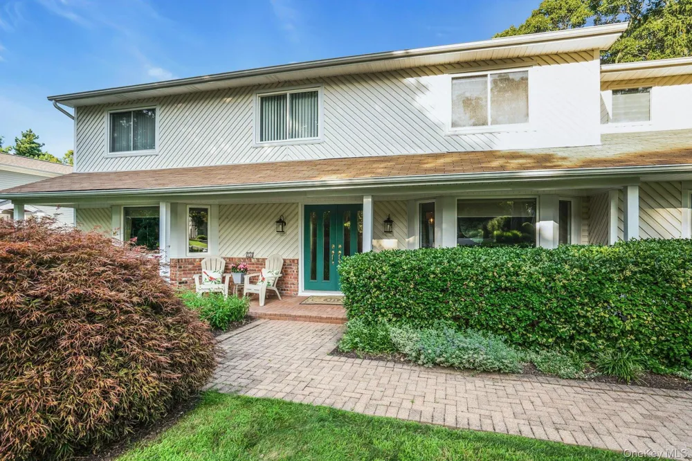 14 Tree Hollow Lane Dix Hills, NY 11746