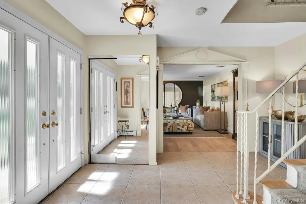 14 Tree Hollow Lane Dix Hills, NY 11746