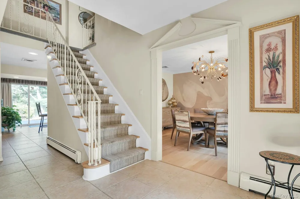 14 Tree Hollow Lane Dix Hills, NY 11746