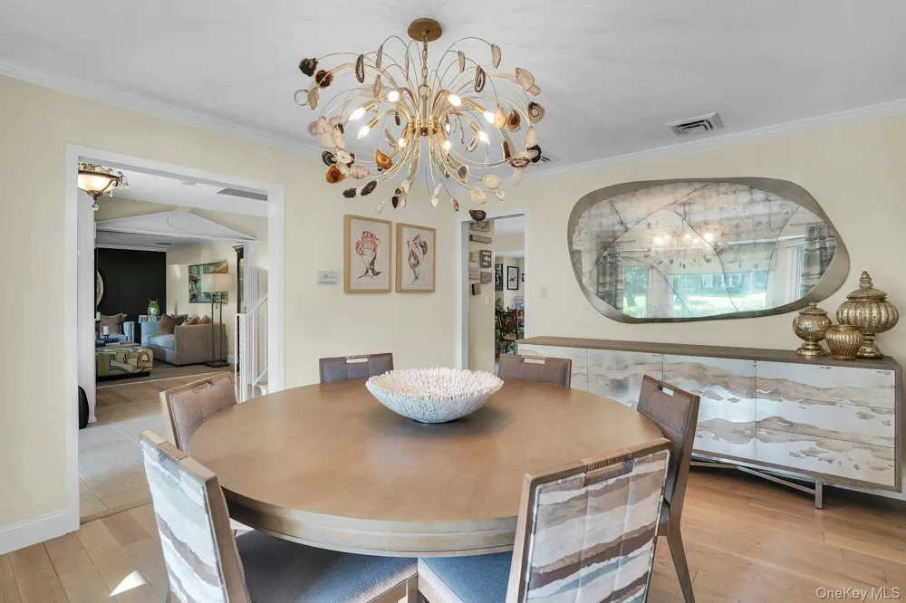 14 Tree Hollow Lane Dix Hills, NY 11746